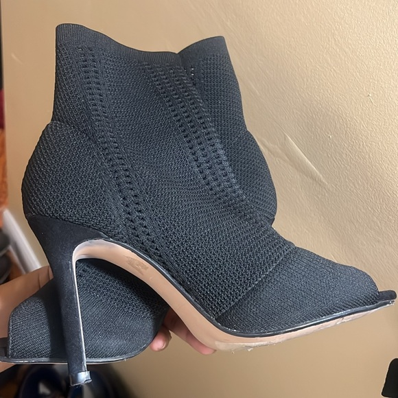 Catherine Malandrino black mesh Knitty peep toe bootie size 8.5 - Picture 9 of 9